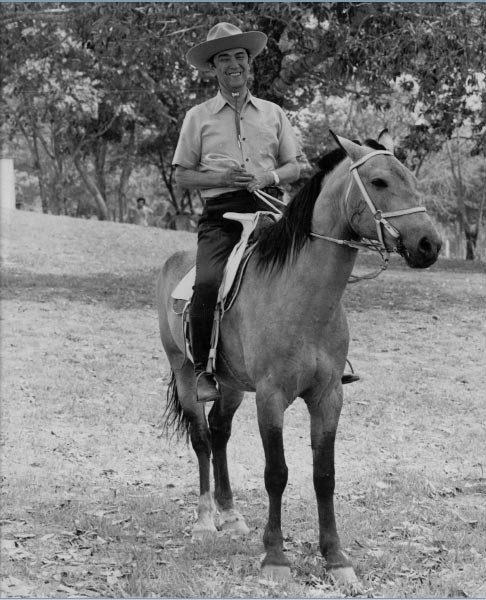 Juscelino Kubitschek a cavalo na Fazendinha